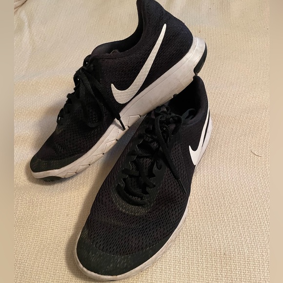 Nike sneakers - Picture 2 of 4